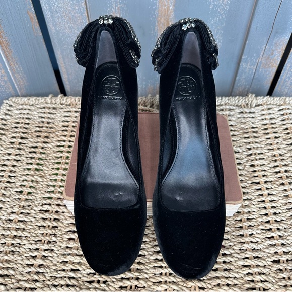 Tory Burch Josephine Velvet Rhinestone Bow Pump Black Sz 7.5 - Picture 2 of 16